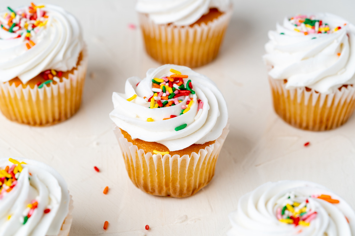 Simple Vanilla Cupcakes