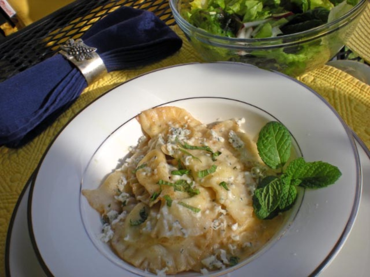 Minty Cheese Filled Pasta (Kärntner Kasnudel)