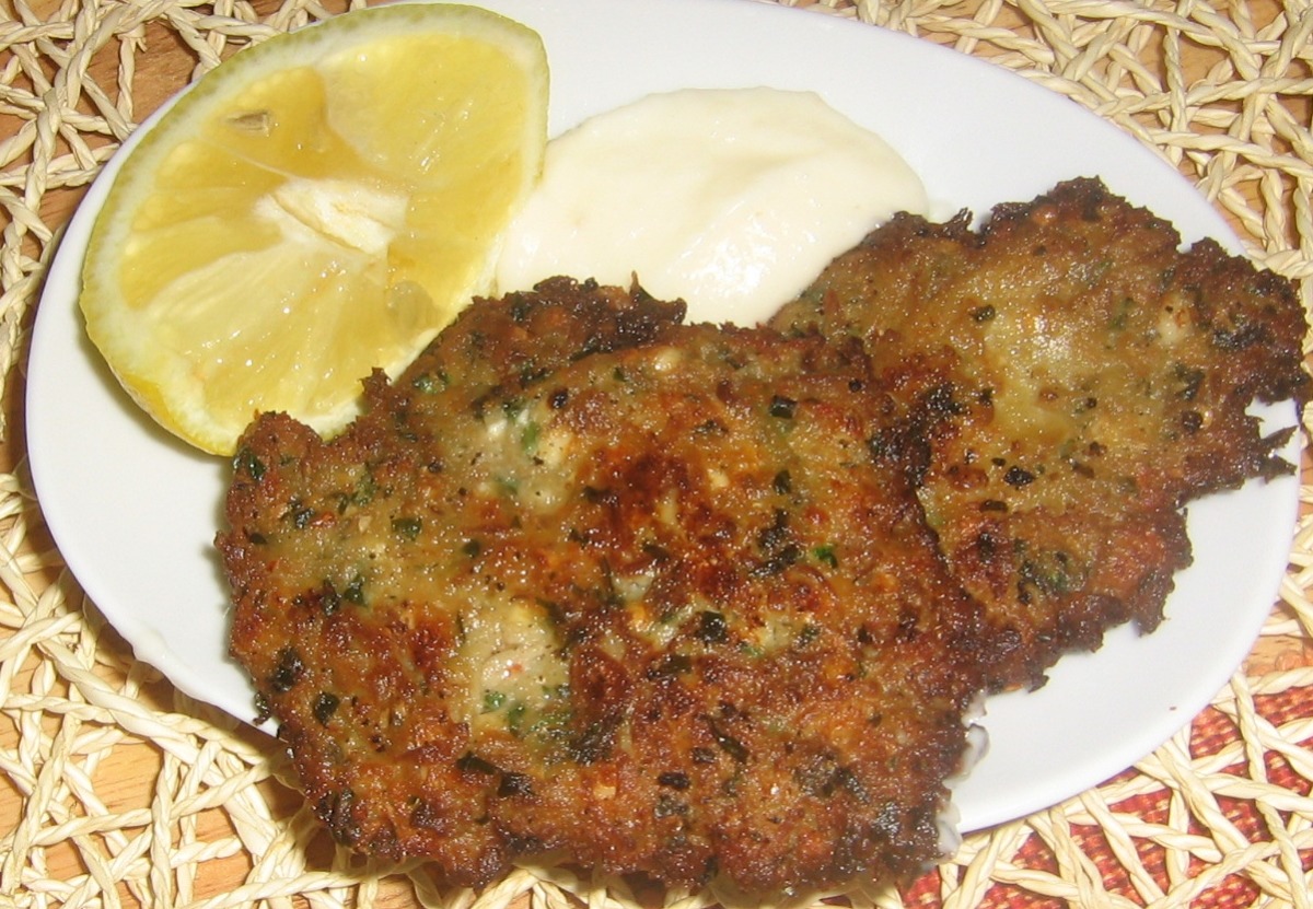 Toum (Lebanese Garlic Sauce)