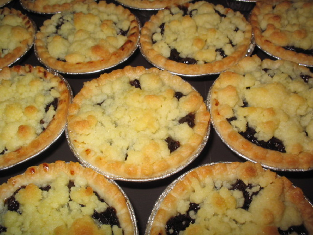 Mincemeat Crumble Tarts