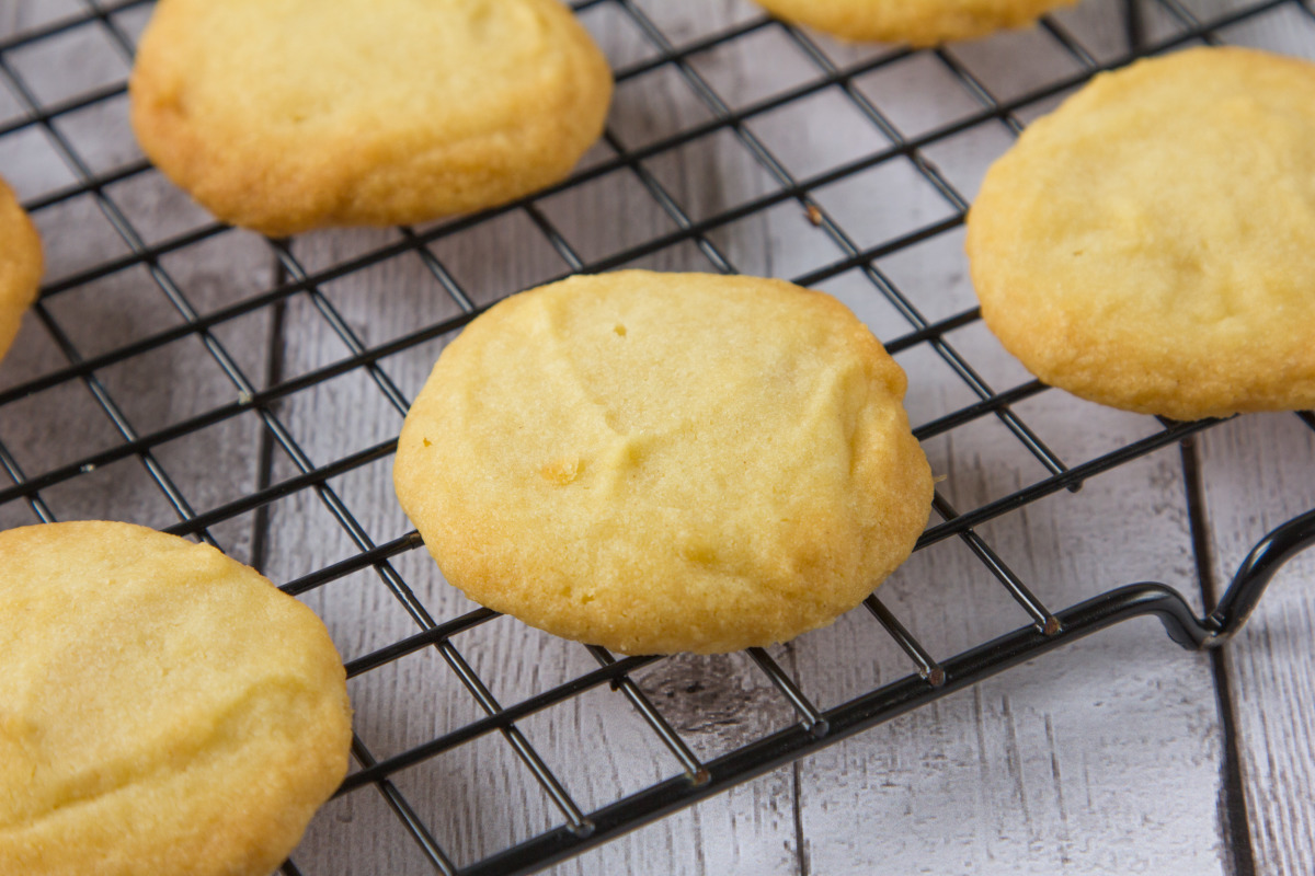 3 Ingredient Melt In Your Mouth Shortbread Cookies